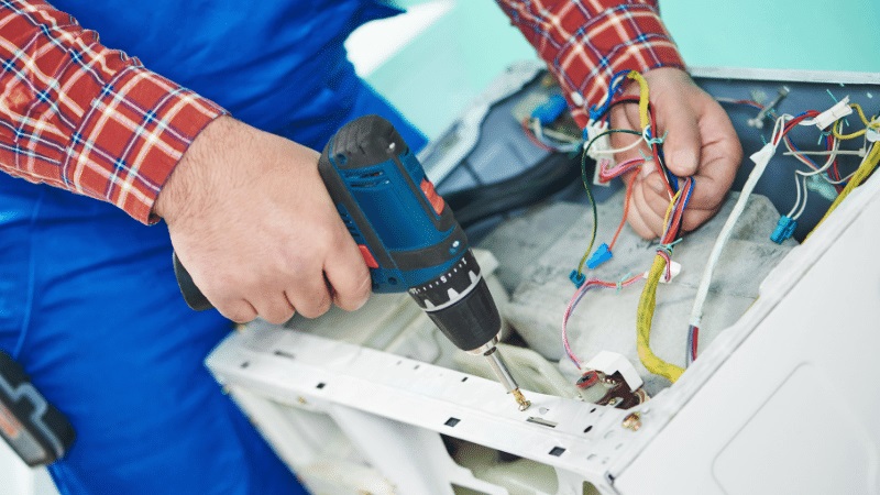 Bornova Bosch Bosch çamaşır makinesi kart tamiri – Su almama arızası orijinal parça ile giderildi. - Teknik servis örneği